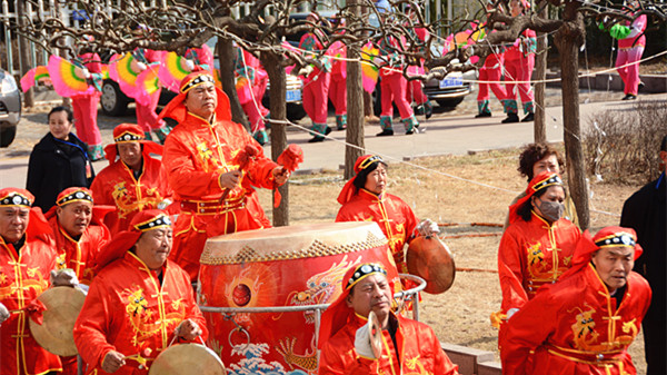 山東祥和集團與駐地鎮(zhèn)村聯合慶祝元宵佳節(jié)